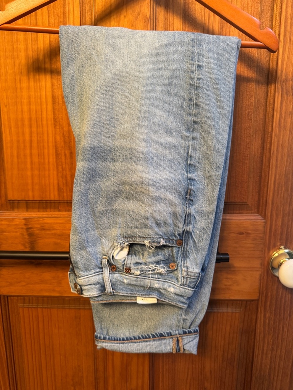 American Eagle Outfitters Light Blue Distressed Women’s Jeans